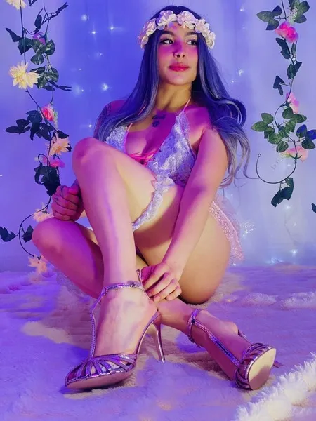 Live sex webcam photo for ChloeeTompsony #7918821