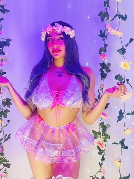 Live sex webcam photo for ChloeeTompsony #7918784