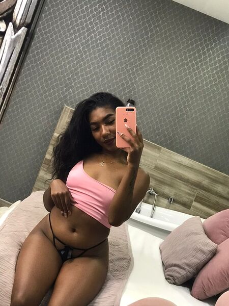 Live sex webcam photo for SashaDavies23 #6239523