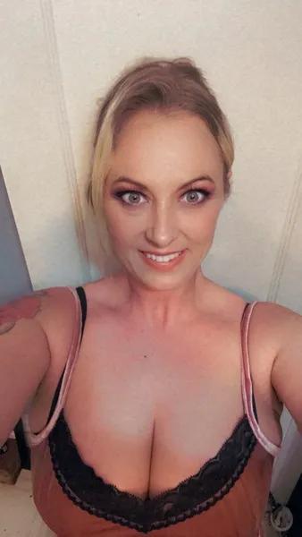 Live sex webcam photo for MistressKryssmaKueen #6234730