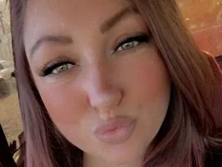 Live sex webcam photo for ElodieRichi #6194358