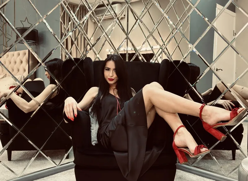 Live sex webcam photo for IsabellaMori #6965038