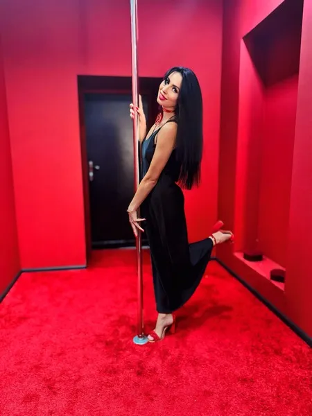 Live sex webcam photo for IsabellaMori #6965035