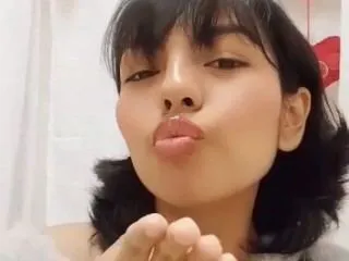 Live sex webcam photo for PixieDanoni #6209304