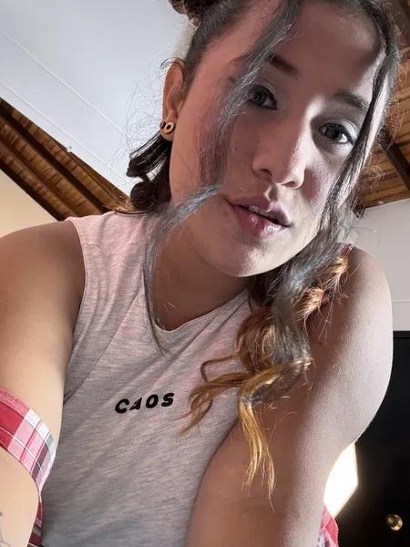 Live sex webcam photo for SussyyFoxx #6248535