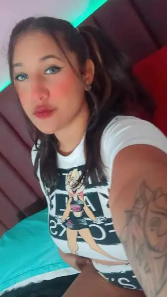 Live sex webcam photo for SussyyFoxx #6204549