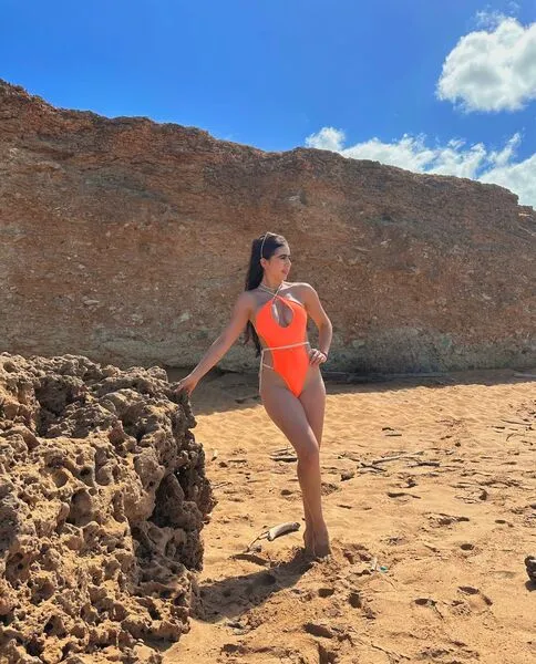 Live sex webcam photo for LauryKilig #6204659