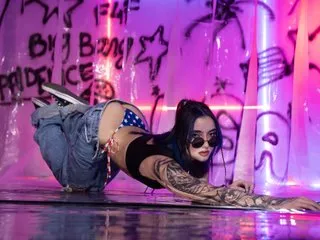 Live sex webcam photo for LyRoseuwu #8112882