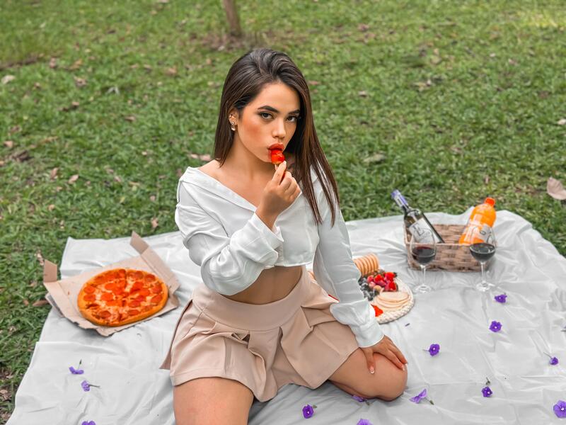 Live sex webcam photo for AryVidal #6337515