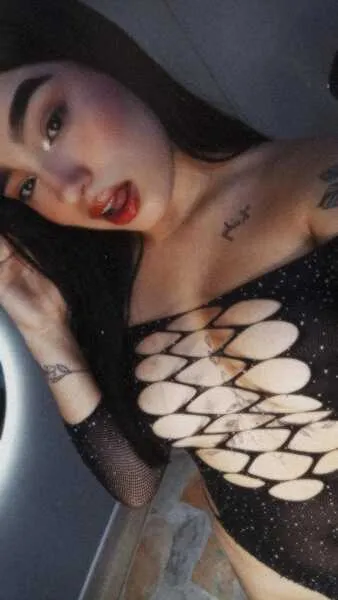 Live sex webcam photo for shantaljonees #6329691