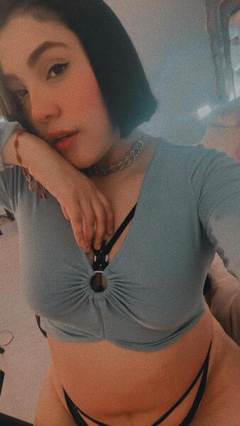 Live sex webcam photo for CarolineMulleer #6258057