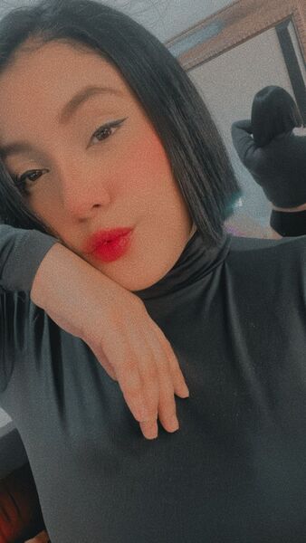 Live sex webcam photo for CarolineMulleer #6254917