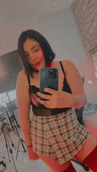 Live sex webcam photo for CarolineMulleer #6260140