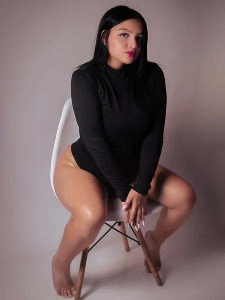 Live sex webcam photo for BrianaaFox #6313518