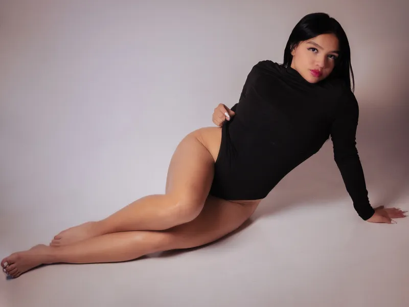 Live sex webcam photo for BrianaaFox #6313522