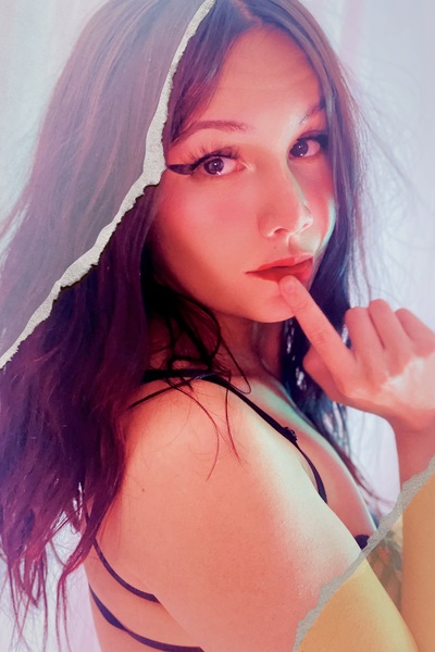 Live sex webcam photo for MissDaphnee #6264337