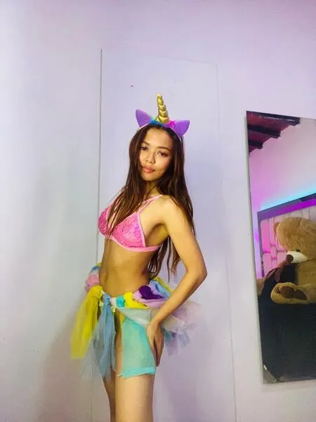Live sex webcam photo for LindaLeee #6377070