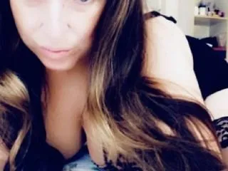 Live sex webcam photo for BUSTYSQUIRTERXX #6352393