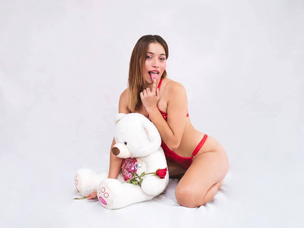 Live sex webcam photo for AlexandraLaker #8175245