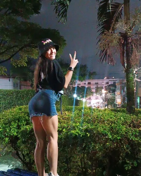 Live sex webcam photo for Amii_Mons #6860268