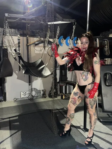 Live sex webcam photo for SaskiaSharman #6240728