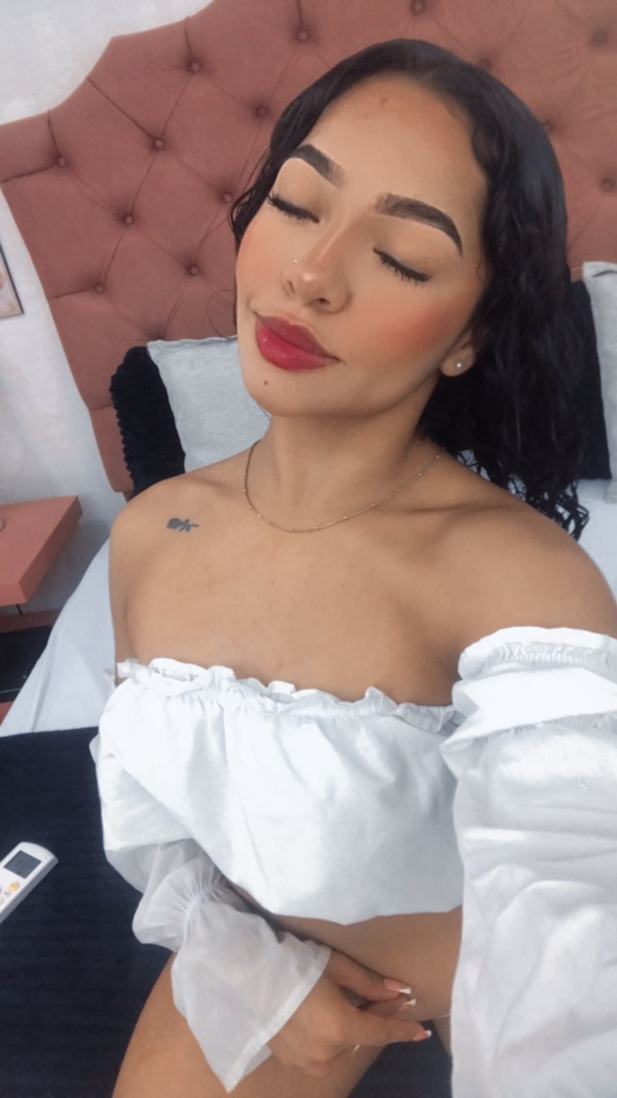 Live sex webcam photo for VictoriaBlaake #7287785