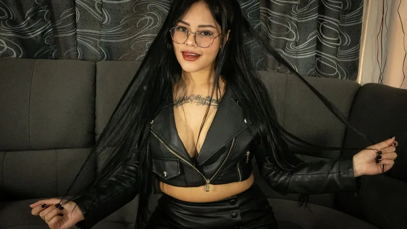 Live sex webcam photo for LuccyHard #6240601