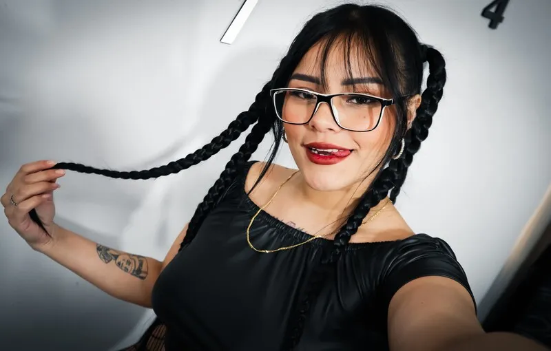 Live sex webcam photo for LuccyHard #6240613