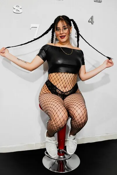 Live sex webcam photo for LuccyHard #6240624