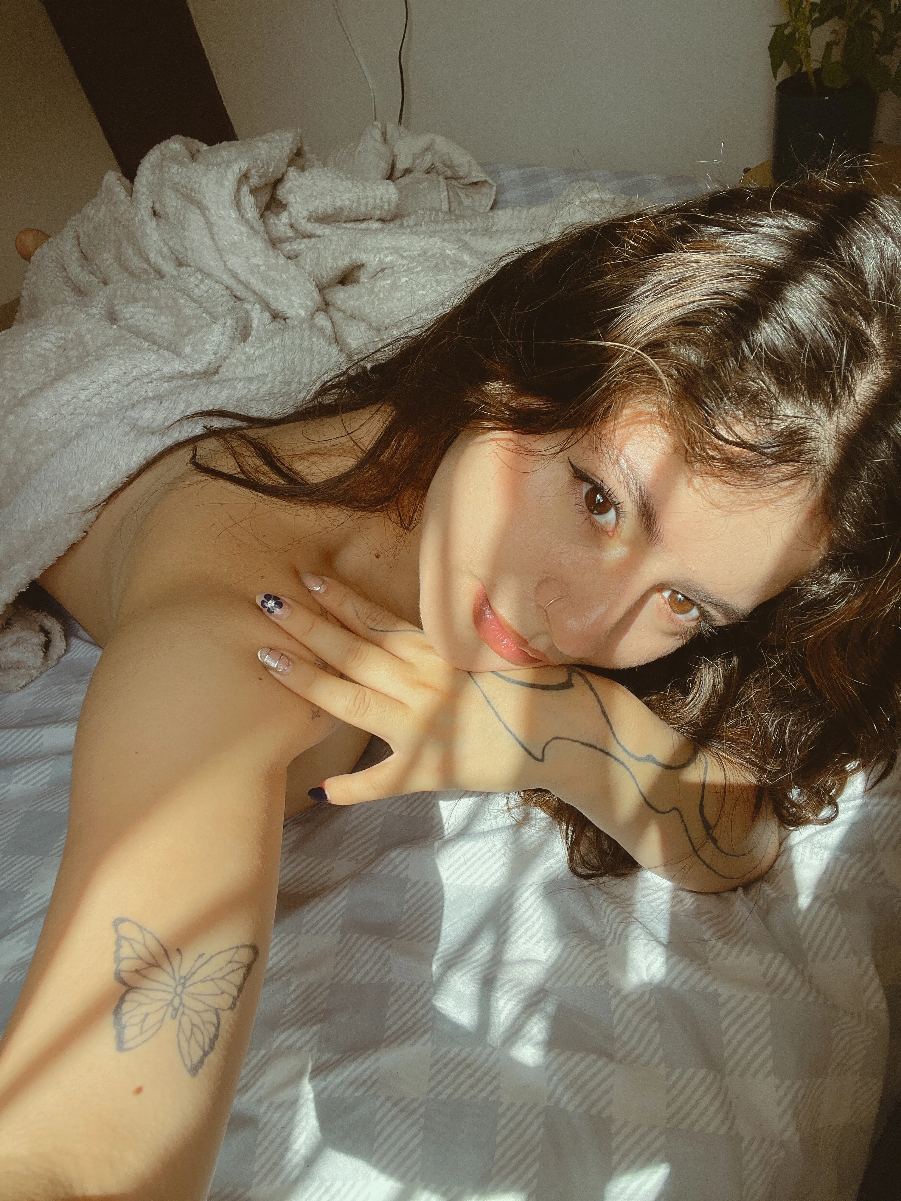 Live sex webcam photo for MonserrattMiller #8149357