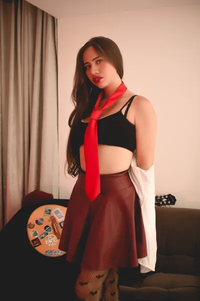 Live sex webcam photo for LillyJonnes #6309392
