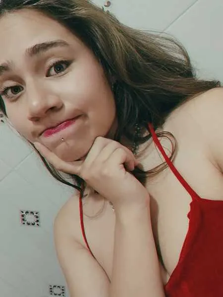 Live sex webcam photo for LillyJonnes #6350475