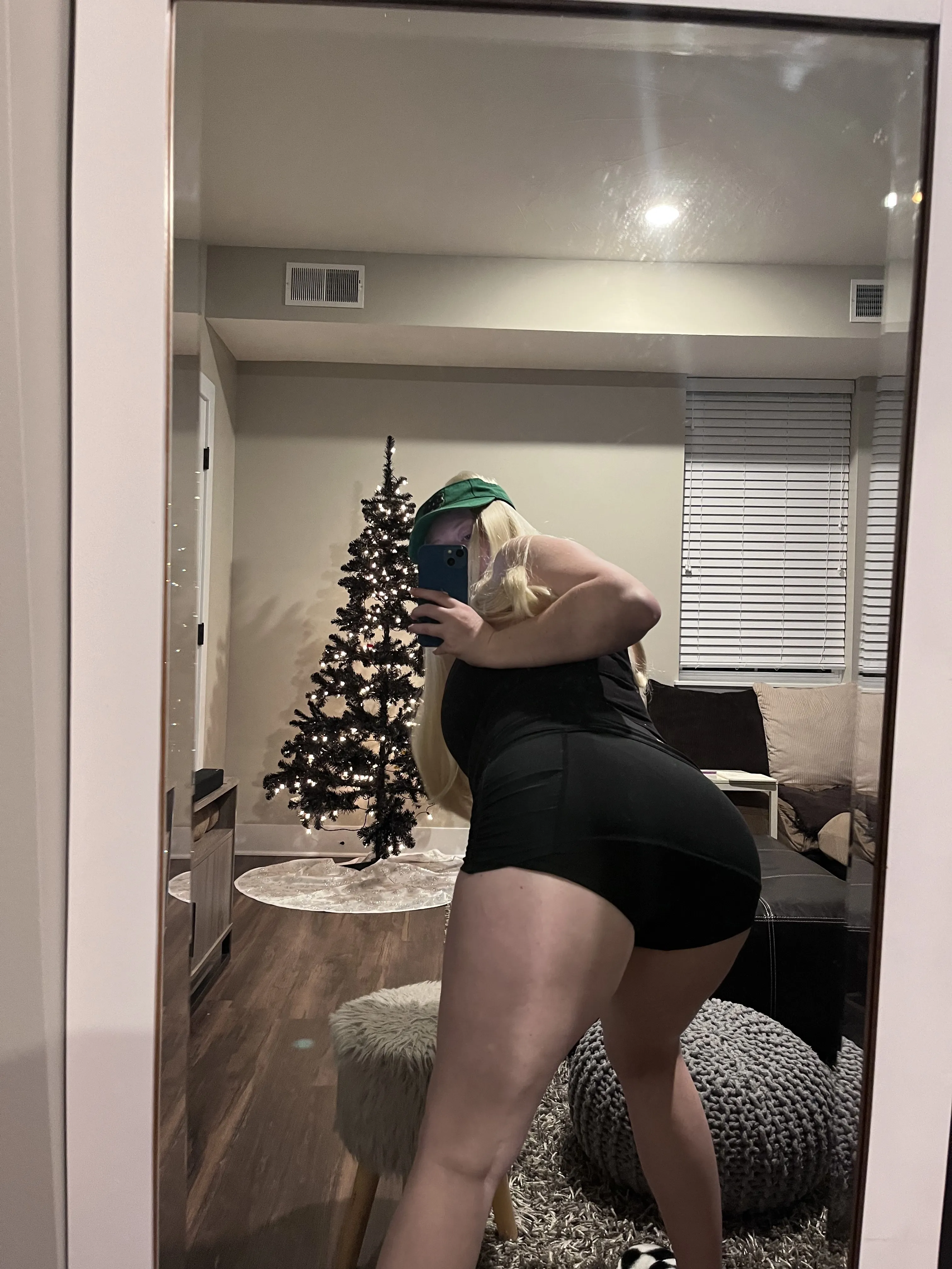 Live sex webcam photo for MicaylaaRowland #7980195