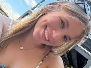 Live sex webcam photo for MaddyBeker #7750039