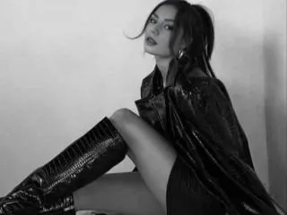 Live sex webcam photo for LunaCollinsss #6312643