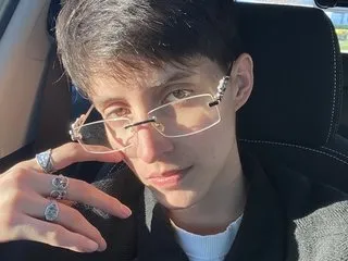 Live sex webcam photo for AlexMills18 #6932674