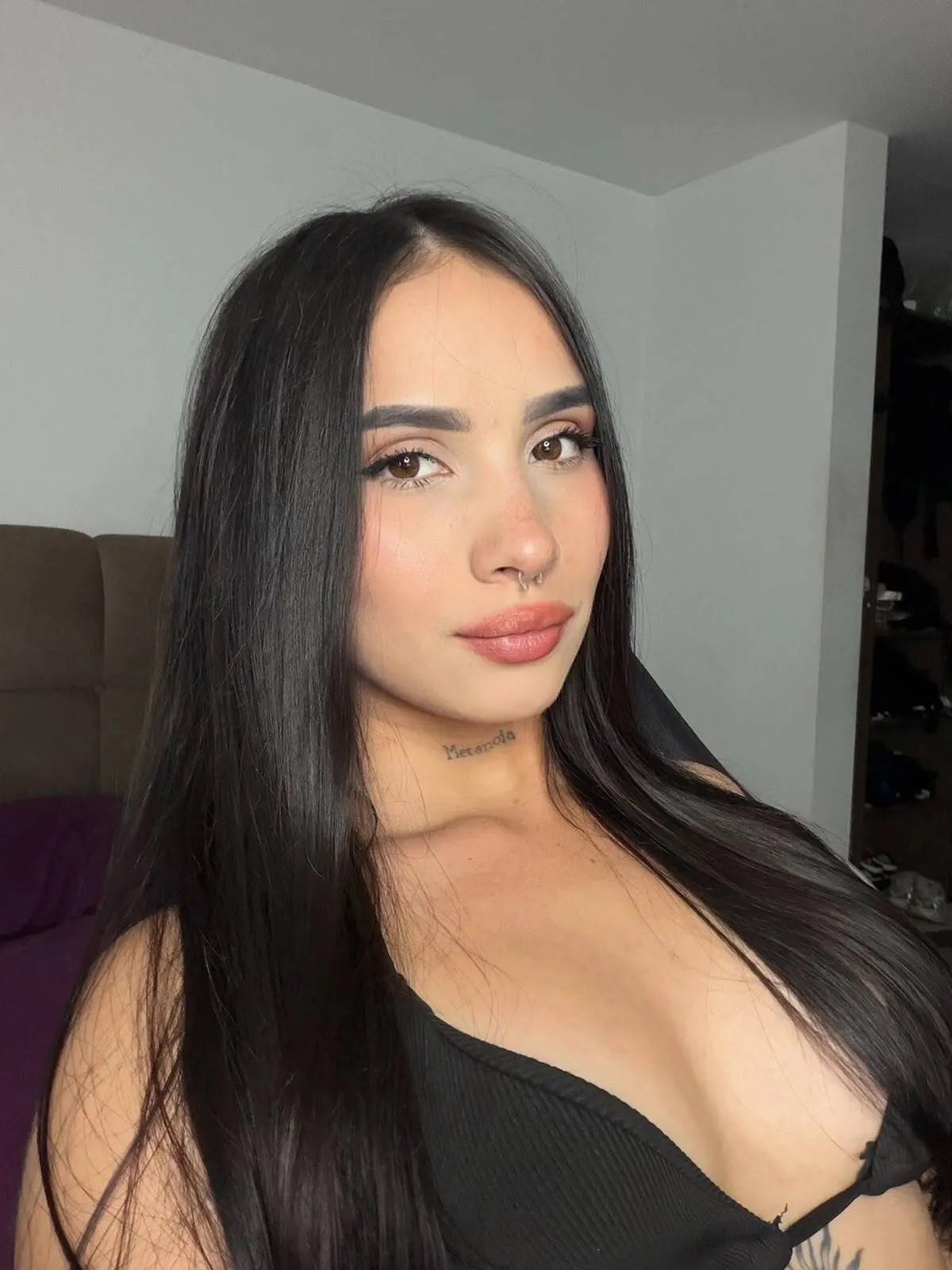 Live sex webcam photo for FernandaRG #8660685