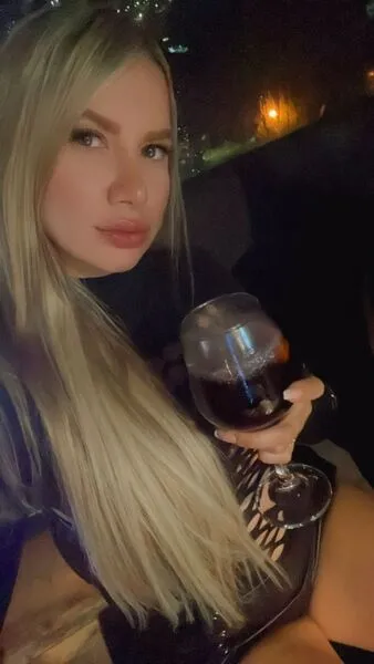 Live sex webcam photo for RenataGodoy #6301031