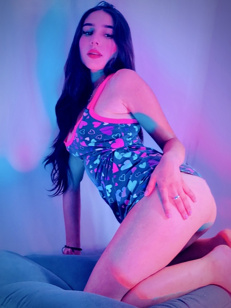 Live sex webcam photo for MaddieSquirt #6249700