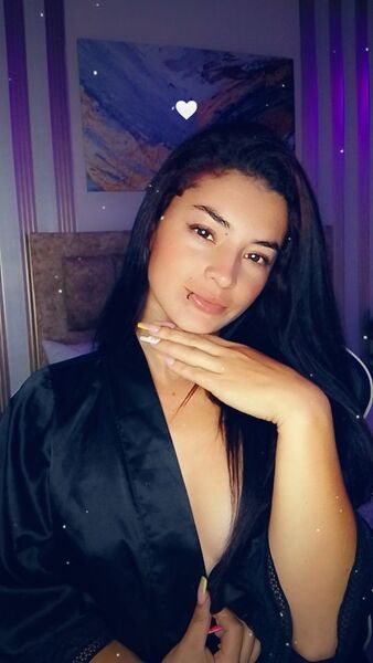 Live sex webcam photo for cinthiabravo98 #6326821