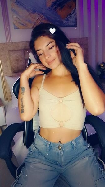 Live sex webcam photo for cinthiabravo98 #6326825