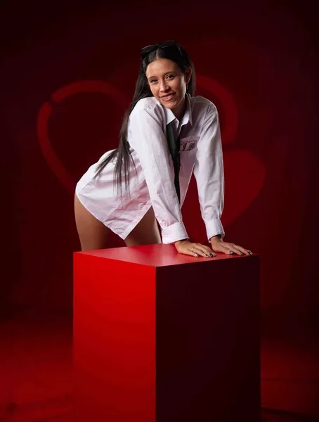 Live sex webcam photo for ALICEE_MOON #6858172