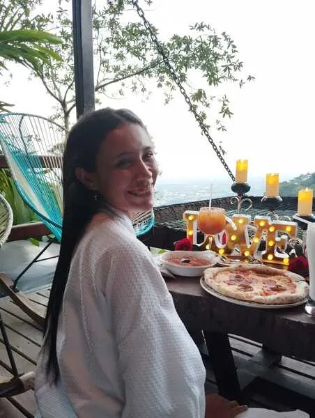 Live sex webcam photo for ALICEE_MOON #6827394