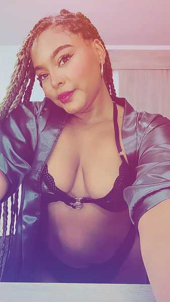 Live sex webcam photo for KaiitlySaenz #6260272