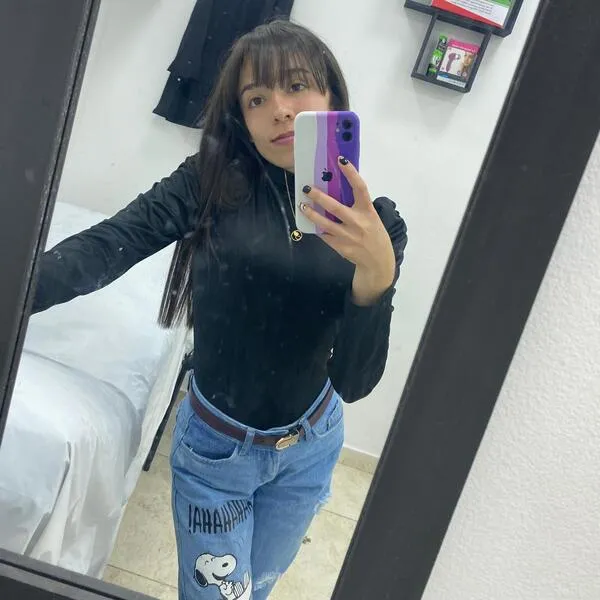 Live sex webcam photo for peti_mia #6270488