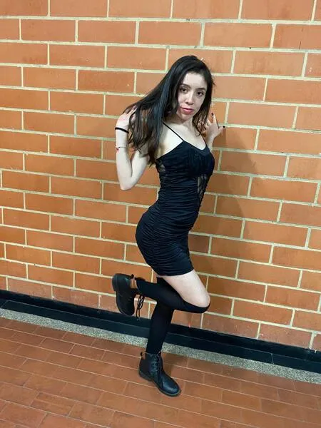 Live sex webcam photo for peti_mia #6270486