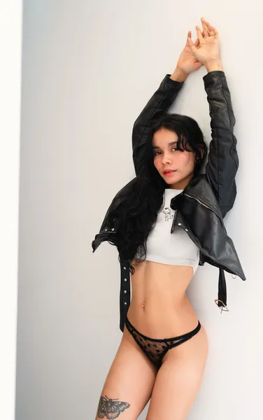 Live sex webcam photo for MillieCharm #6275900