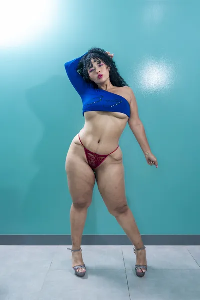 Live sex webcam photo for SofiiaaCooper #6270191