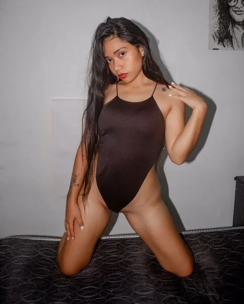 Live sex webcam photo for MeiJade #6256066