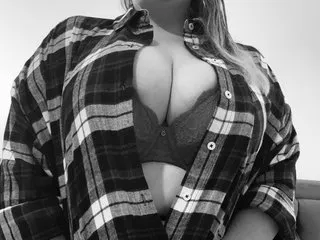 Live sex webcam photo for TrixxxyXo #7404408